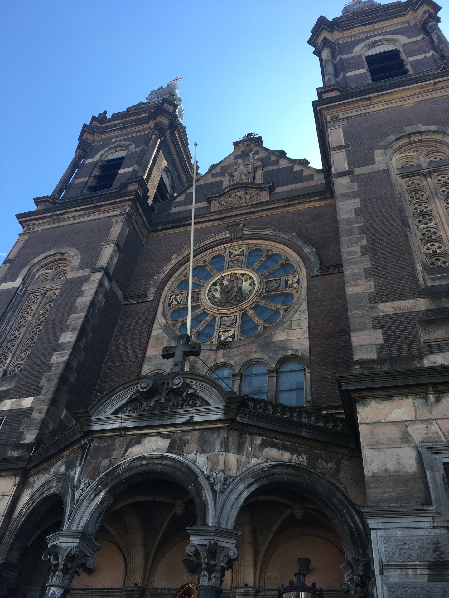 アムステルダム中央駅 聖ニコラス教会がおススメ オランダに住むとこうなる